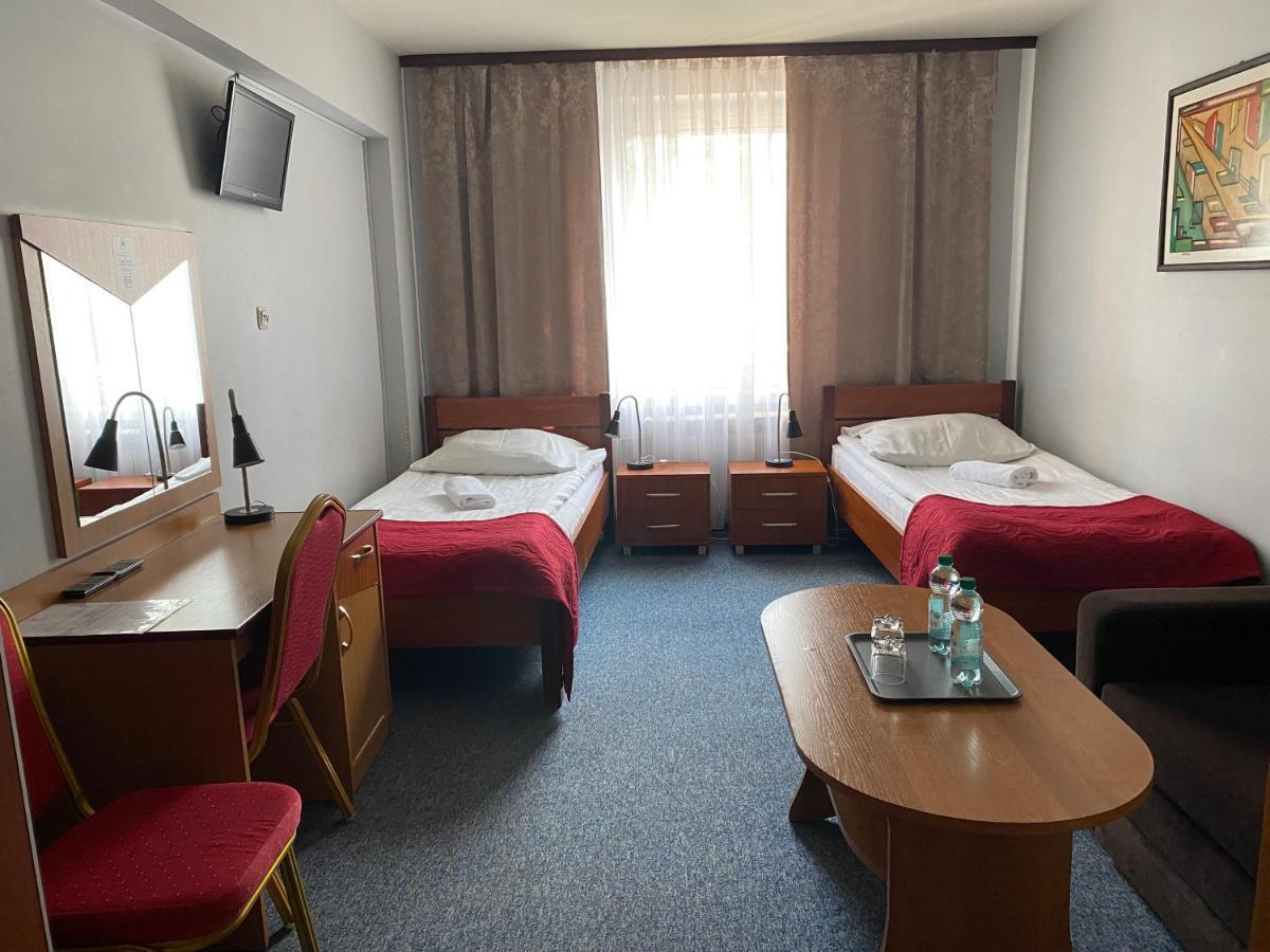 Obiekt "Czarny Rycerz" Apart otel Jastrzębie Zdrój Dış mekan fotoğraf